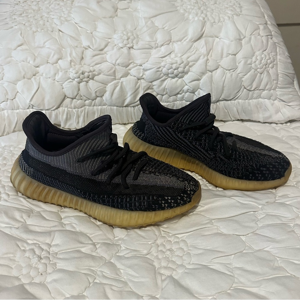 EUC Adidas Yeezy Boost 350 V2 8M